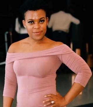 Zodwa Wabantu shows off her new python - Mbare Times