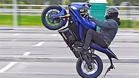 Честный Обзор Yamaha R3 - YouTube