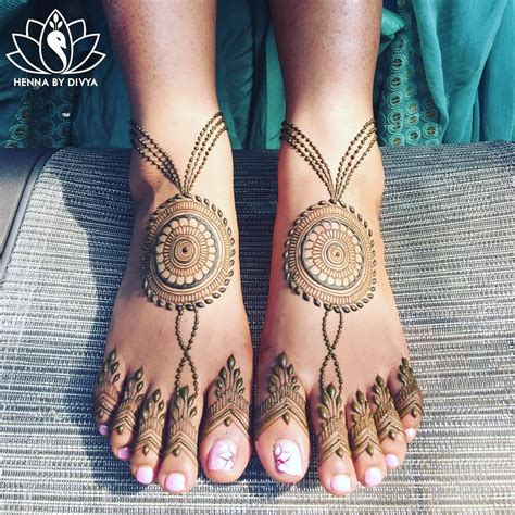 22 Easy Henna Designs for Beginners for Your Hands & Feet