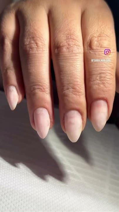 Быть можно дельным человеком,но думать о красоте ногтей 😉#jella #gel # ...