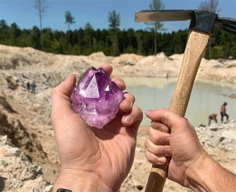 find crystals ultimate guide  dazzling discoveries