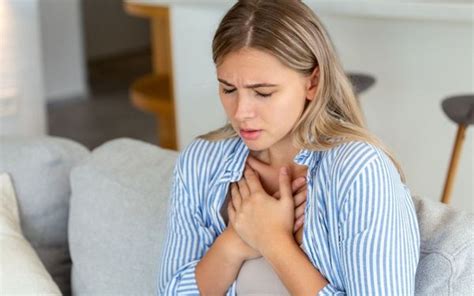 Dor No Peito E Vomito - Dor no peito: causas e quando pode ser infarto - Minha Vida