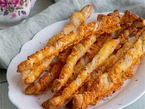 Под силу детям: Хлебные палочки с сыром - рецепт от Гранд кулинара