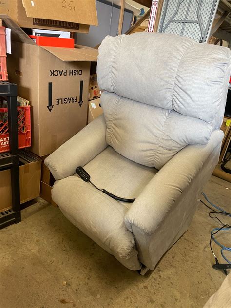 Lazy boy luxury lift, power recliner