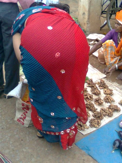 andhamina bhamalu : sexy saree back