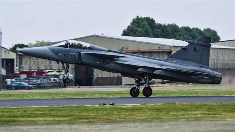 Czech Air Force Gripen taking off at RIAT 2018 : r/aviation