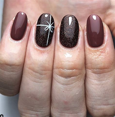 45+ Subtle Christmas Nails Design Ideas