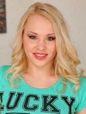 Lola Taylor's Instagram, Twitter & Facebook on IDCrawl