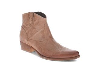 BECKER SHOES