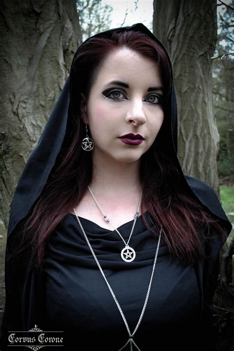 Rotes Haar Gotische Gothic Girls, Gothic Art, Goth Beauty, Dark Beauty