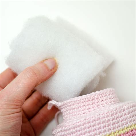 How to add stuffing to amigurumi. 3 steps and many tips