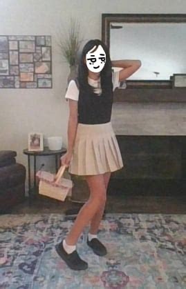 my mari cosplay!! : r/OMORI