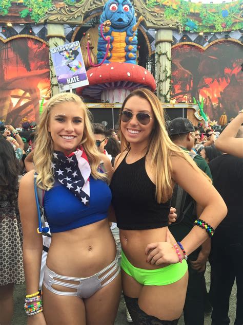 Rave Girls, Festival Girls, Edm Festival, Girl Pictures, Girl Photos