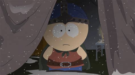 Стэн из South Park в костюме воина смотрит на анимированный снег ...