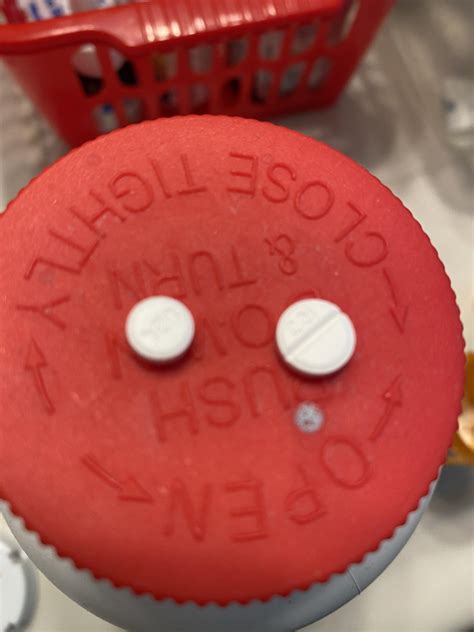 Baclofen PSA: Kroger Pill (left) vs. CVS Pharmacy pill (right). If you