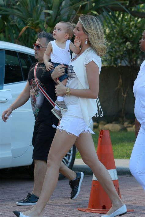 EGO - Ana Hickmann passeia com filho no Rio de Janeiro - notícias de ...