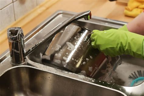 O Que E Bom Para Desentupir Pia - Como desentupir pia de cozinha: veja as 5 melhores formas