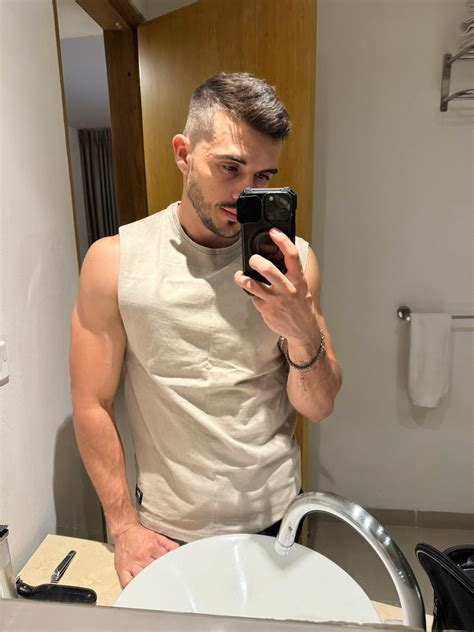 Irvin Villatoro added a new photo — at... - Irvin Villatoro