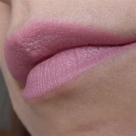 Oriflame Giordani Gold Iconic Lip Elixir Жидкая губная помада-эликсир ...