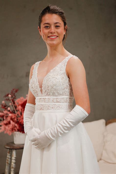 Satin wedding dress with gloves 60 photos - Astyledwedding.com