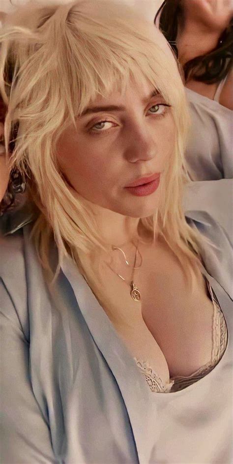 15 Hot Billie Eilish Pics That You Should Not Miss - Glowalley