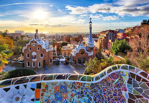 Vibrant Barcelona: 4K Ultra HD Cityscape Wallpaper