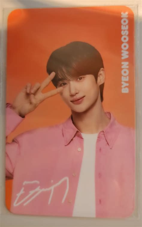 byeon woo seok dunkin official photocard hobbies toys memorabilia