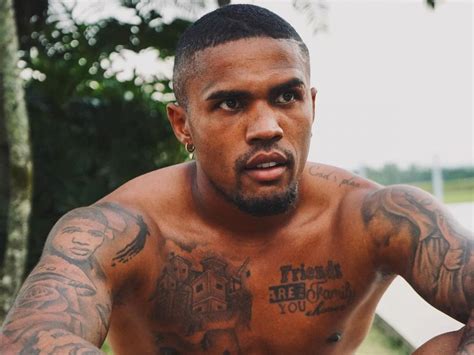 Douglas Costa surpreende ao anunciar conta no Only Fans | abc+
