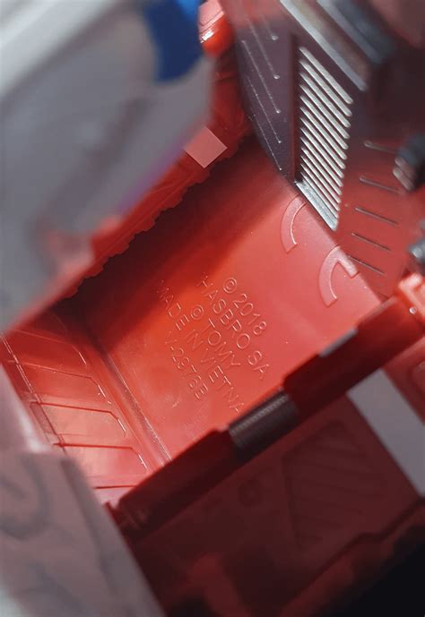 Siege Jetfire reissue or original? : r/transformers