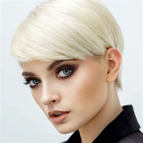 Tagli capelli lisci cortissimi Very Short Pixie Cuts, Very Short ...