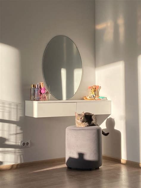 Туалетный столик | Dorm room inspiration, Bedroom decor, Girl bedroom decor