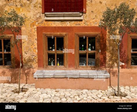 Fenster in Mallorca Stock Photo - Alamy