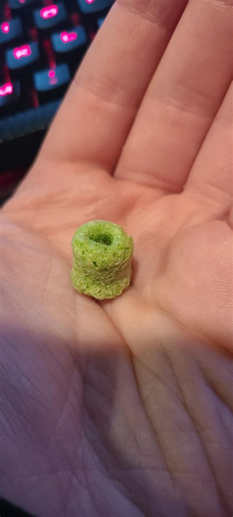 My Froot Loop was double the size : r/mildlyinteresting