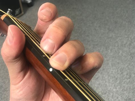 how to play g chord on the guitar