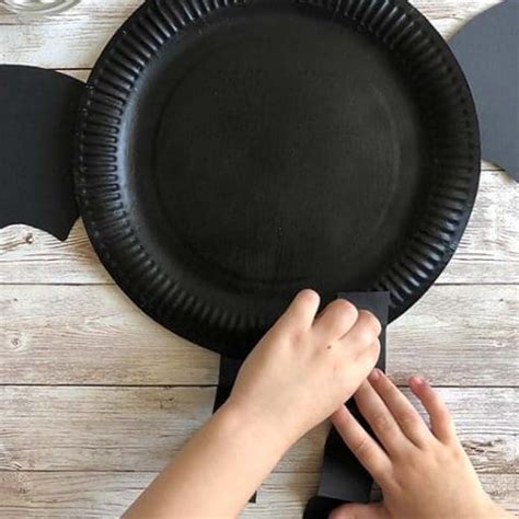 Halloween crafts: Spooky character paper plates - Hope Blog