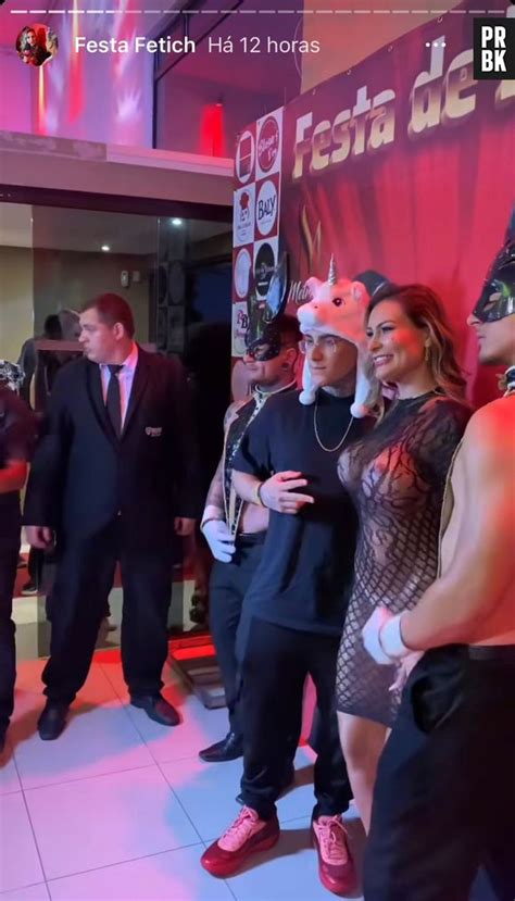 Andressa Urach E Nora Nuas - Foto: Andressa Urach posa nua ao lado do filho durante festa em SP ...