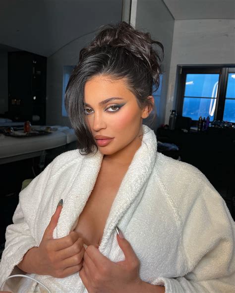 Kardashian fans shocked over rare unedited photos of Kylie Jenner's