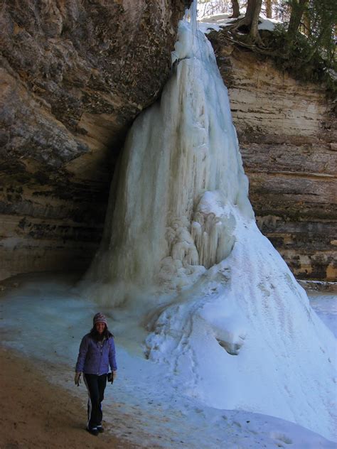Rachelle Is...: Take A Hike: Pictured Rocks National Lakeshore