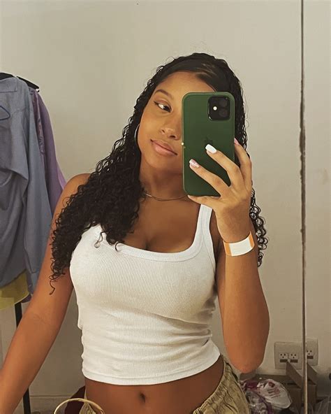 aninha (@ea_anacarol) • Instagram photos and videos