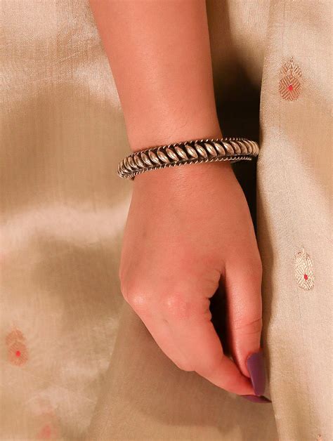 Buy Exclusive Pure Silver Traditional Maharashtrian Kangans - Gahu Tode ...