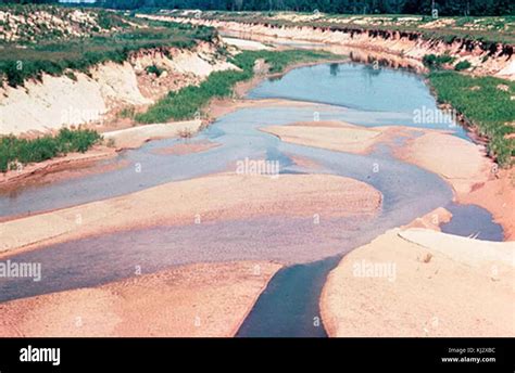 illustrating water flow dynamics  res stock photography  images