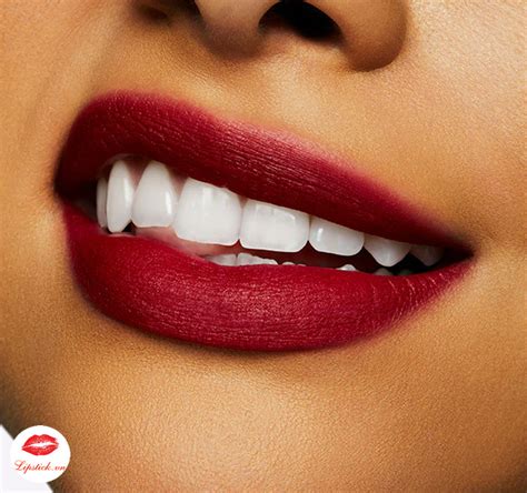 Review Son Kem MAC 995 Fashion, Sweetie Màu Đỏ Trầm Cá Tính