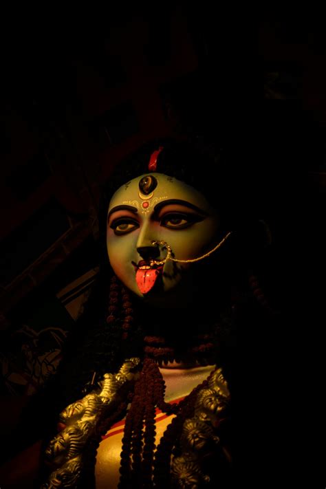 How Is Goddess Kali Depicted? What Are Her Symbols? - Indian Hindu Gods