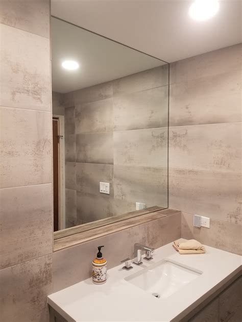 KM Glass & Mirror LLC