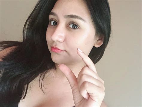 This brat wants to make fun of your dick in a dick [rate] you want to