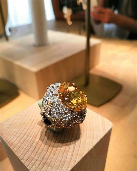 Pin by Phương To on Accessories | High jewelry, Exquisite jewelry, Jewelry