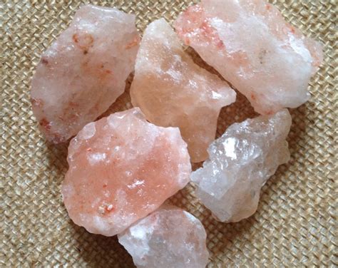 Raw Himalayan Salt Crystal Salt Raw Stone Healing Crystals and Stones ...