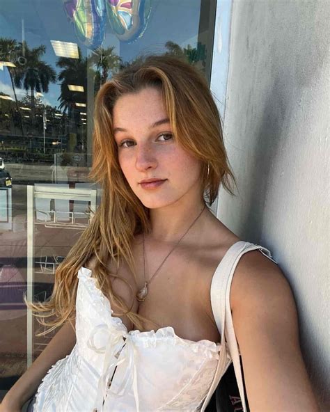 Carly Jane | Bio, Wiki, Age, Height, Net Worth, Dating, Trivia
