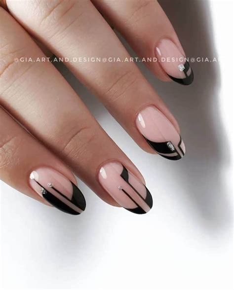 24+ Stunning Black and Silver Nails For A Next-Level Aesthetic!