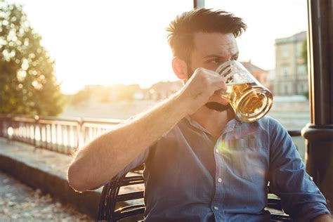Men may have a harder time quitting drinking - Earth.com